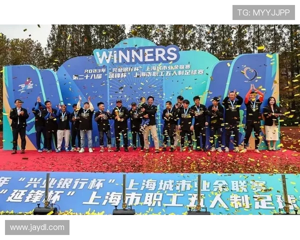 上海足球队在锦标赛中的战术意识与团队协作表现分析 上海足球队在锦标赛中的战术意识与团队协作表现分析