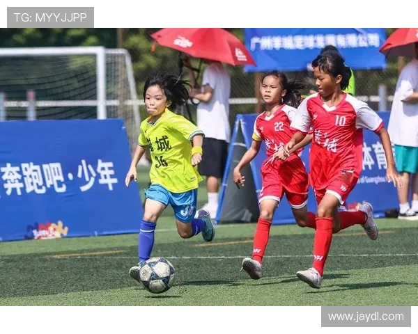 广州足球队在足球灵活性排行榜中荣登第十名展现出强大实力与潜力 广州足球队在足球灵活性排行榜中荣登第十名展现出强大实力与潜力