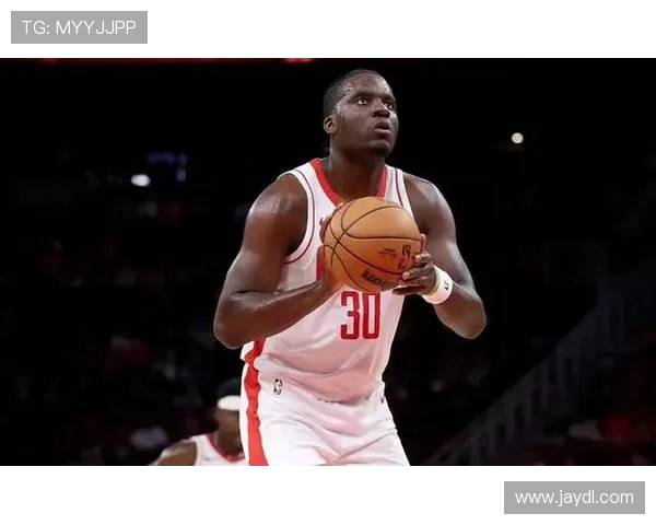 克林特卡佩拉：从默默无闻到NBA篮板王的奋斗之路与成就解析