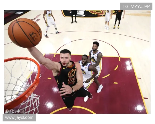 可兰白克的传奇人生与文化影响探讨：从历史到现代的多维视角