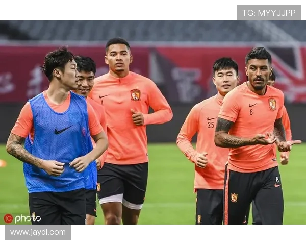 恒大与上港激战正酣PPTV直播精彩瞬间回顾与分析