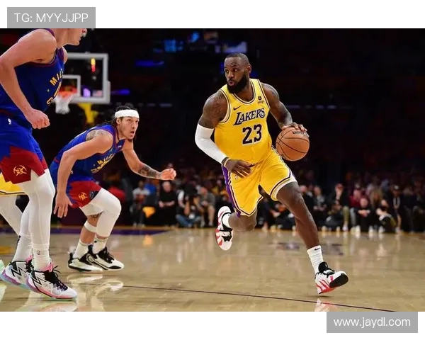 湖人勇士激战再续谁能在季后赛中笑到最后胜负悬念引人关注