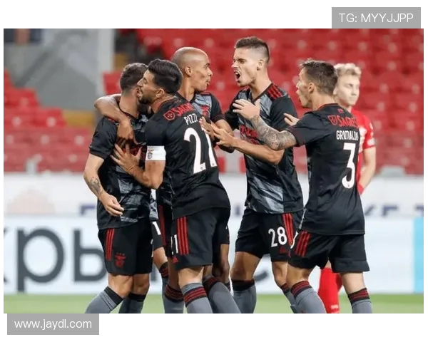 莫斯科鱼雷与巴蒂卡的激烈对决揭示足球战术与实力的较量