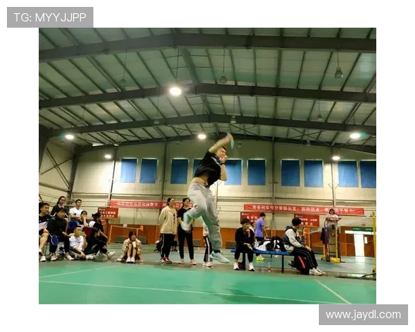 重庆羽毛球队实力揭秘：羽毛球巨献背后的训练与成就