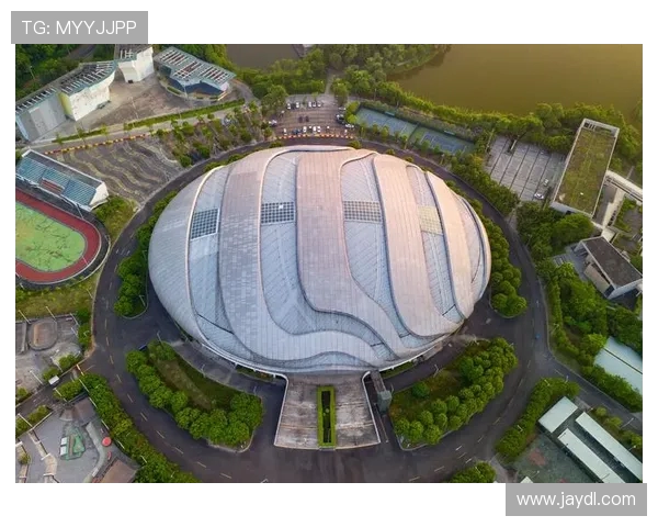 广州极限运动队边路渗透战术解析与实战应用探讨